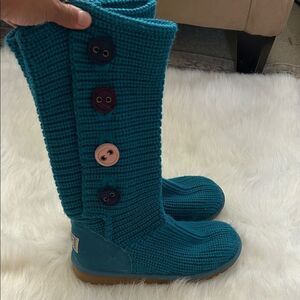 UGG 1967 CARDY BLUE SWEATER KNIT size 4